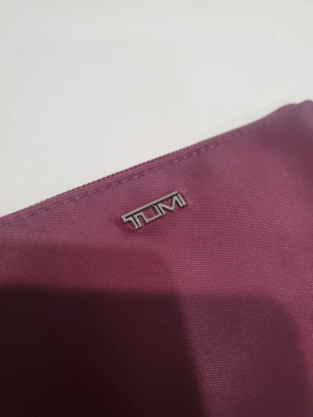 TUMI for Delta amenity pouch